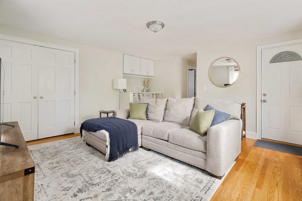 229 Hurley St #1 photo 3