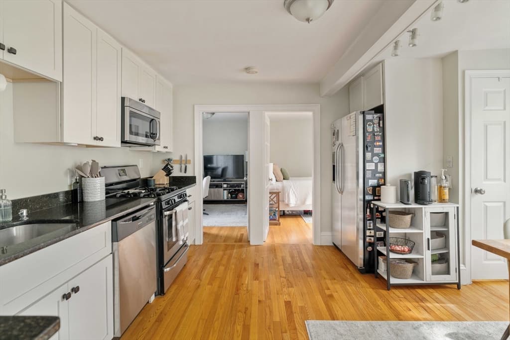 229 Hurley St #1 photo 5