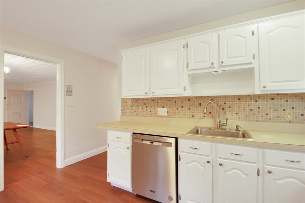90 Farrwood Ave #1 photo 4