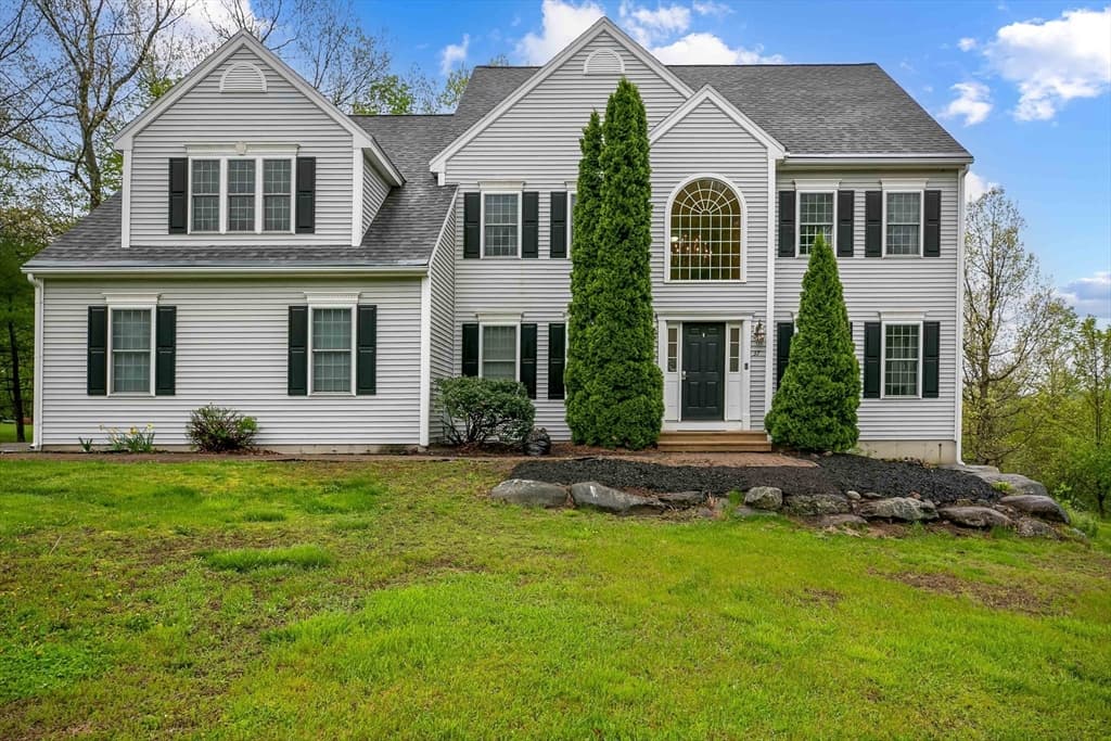 37 Stillwater Heights Dr
