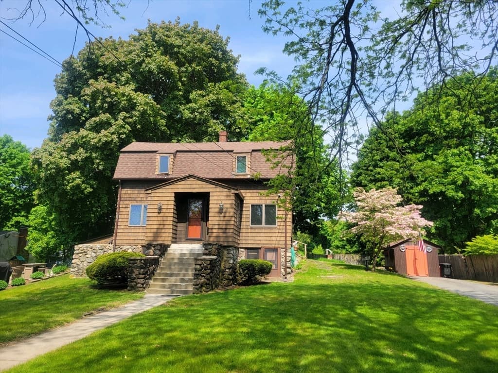 57 Forest St photo 2
