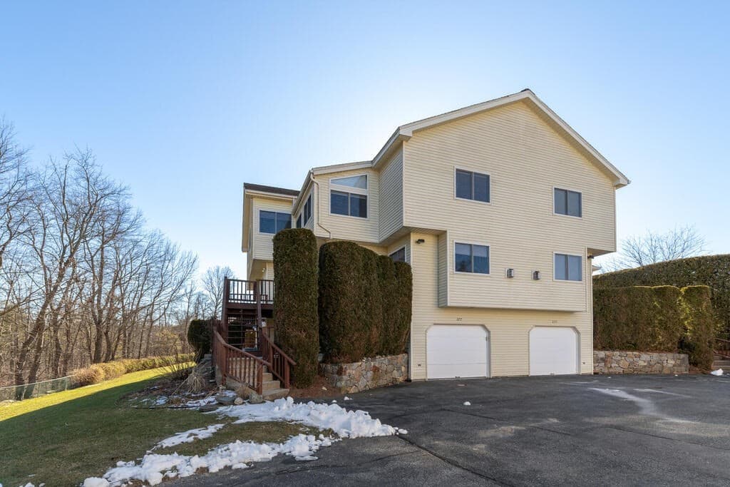 277 Captain Eames Circle #277