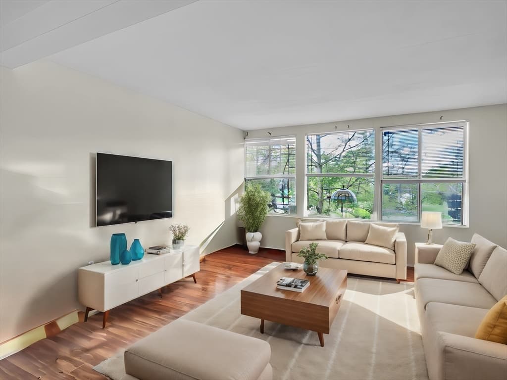5 Longwood Drive #206