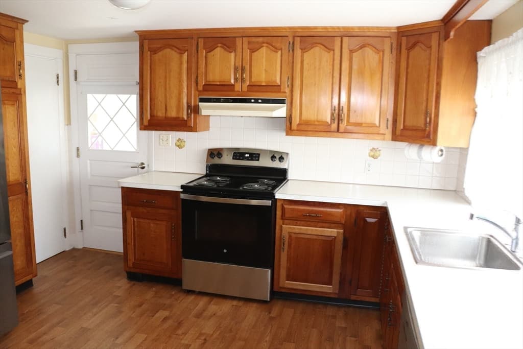 177 Wales St photo 4