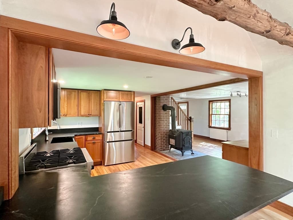 234 S Central St photo 5