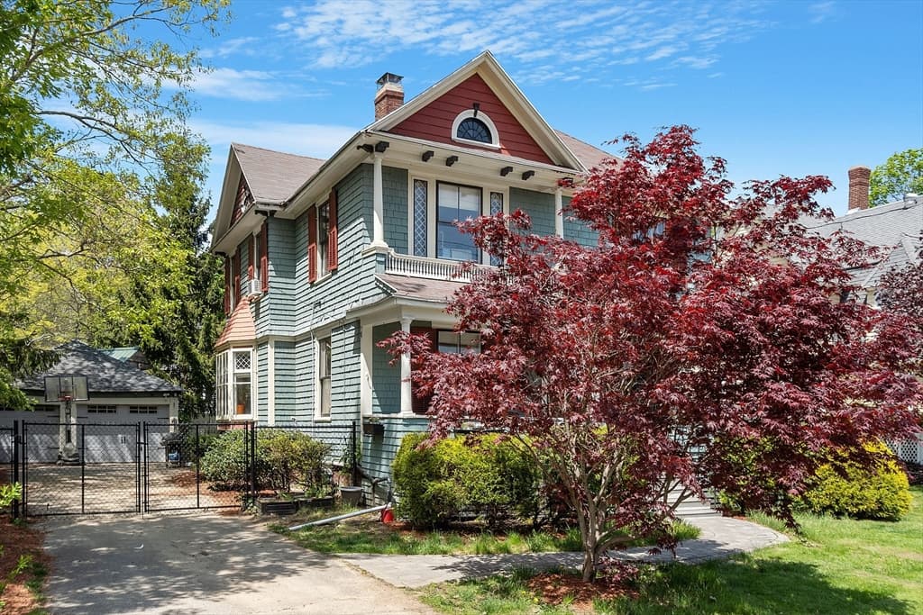 414 Kenoza Avenue photo 3