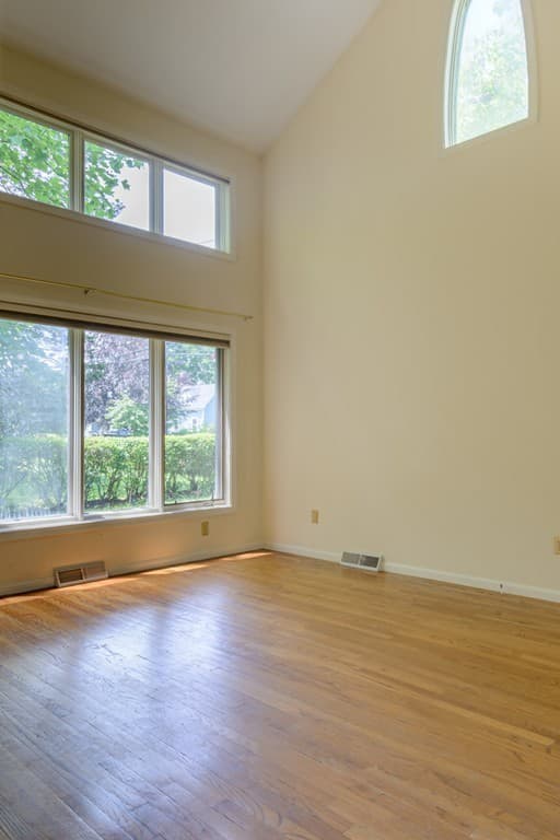 300 Walnut St photo 2
