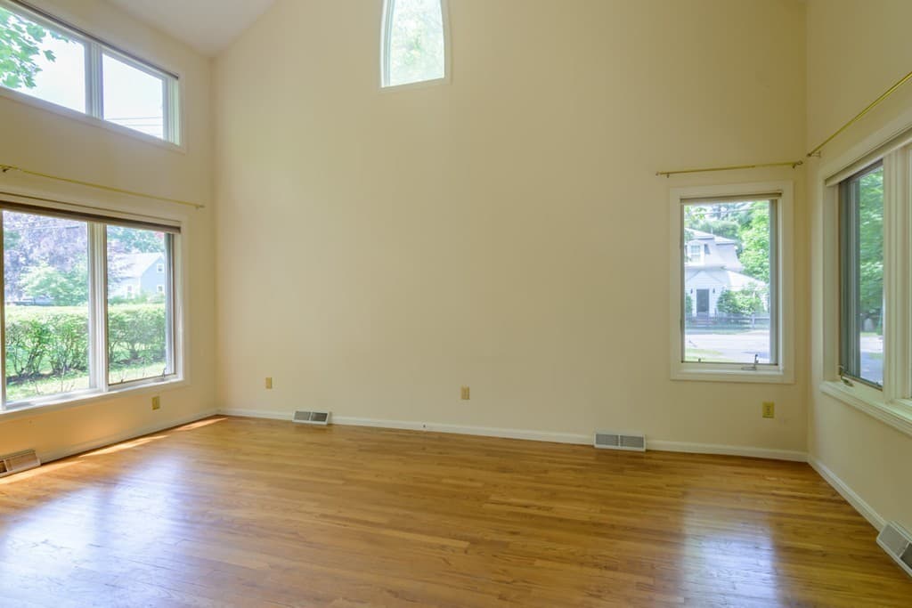 300 Walnut St photo 3