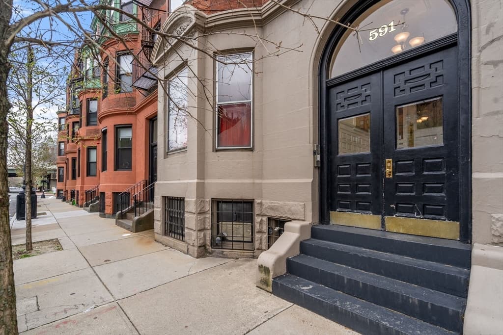 591 Beacon St #2