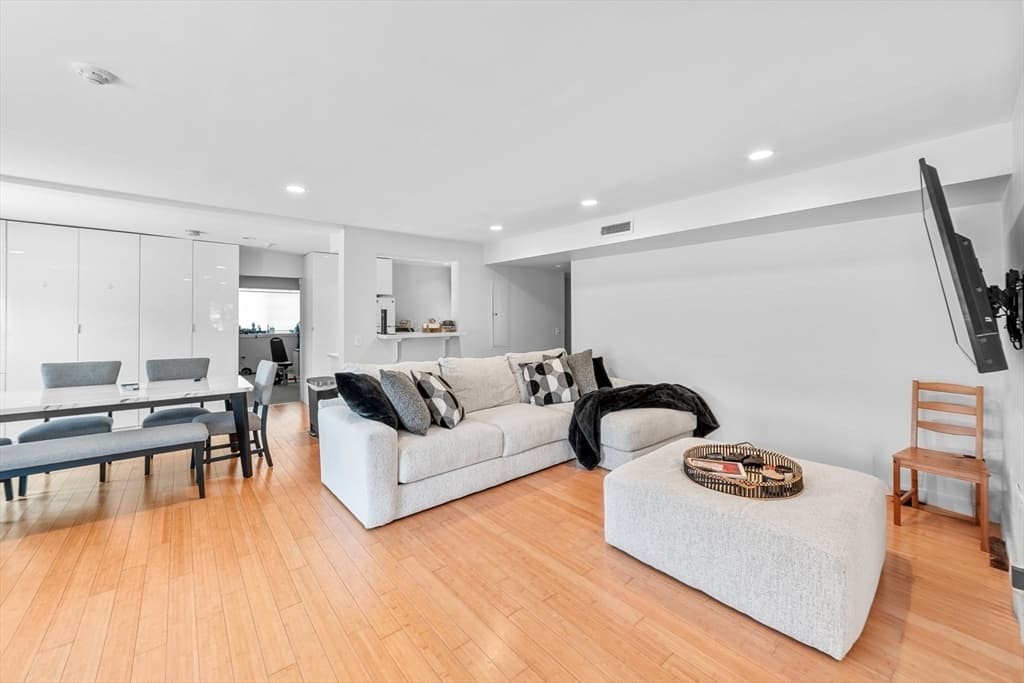 211 West Street #10A