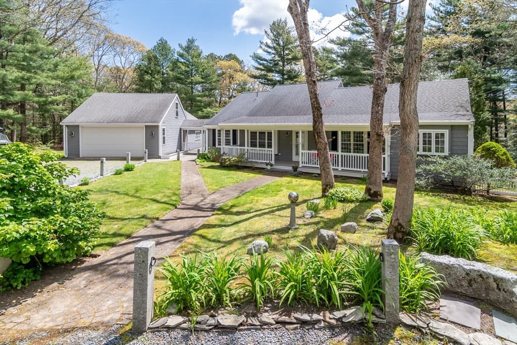 450 Santuit-Newtown Road photo 2