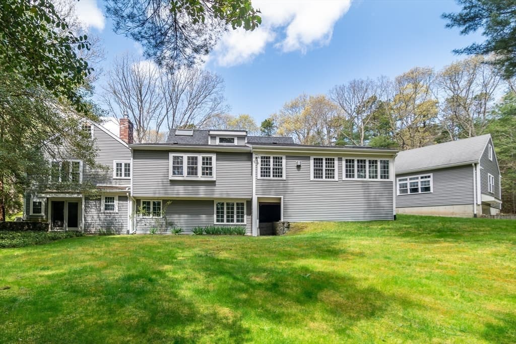450 Santuit-Newtown Road photo 3