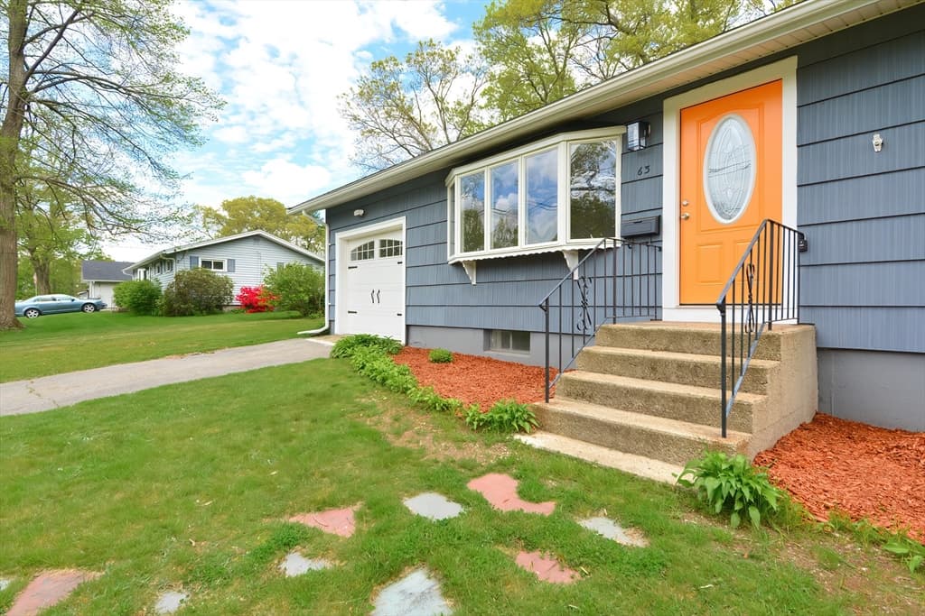 63 Farm St photo 3