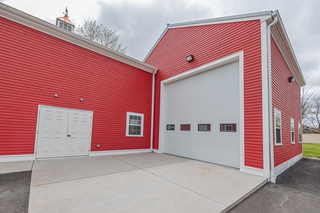 494 West St photo 4