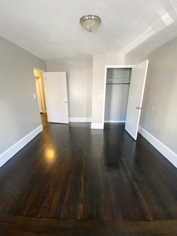 64 Burt St photo 3
