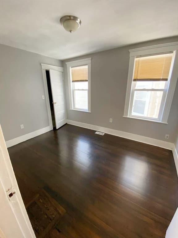 64 Burt St photo 4