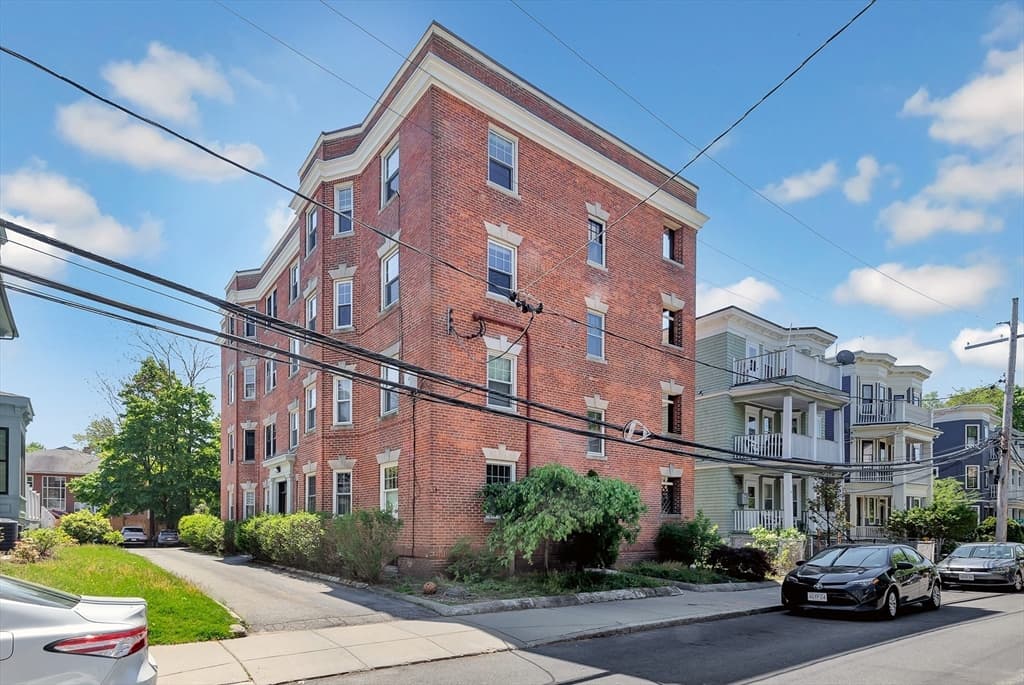 35 Pemberton Street #4 photo 2