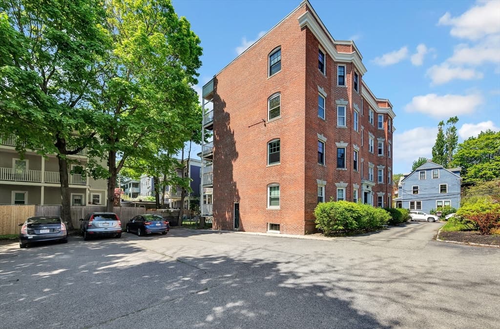35 Pemberton Street #4 photo 3