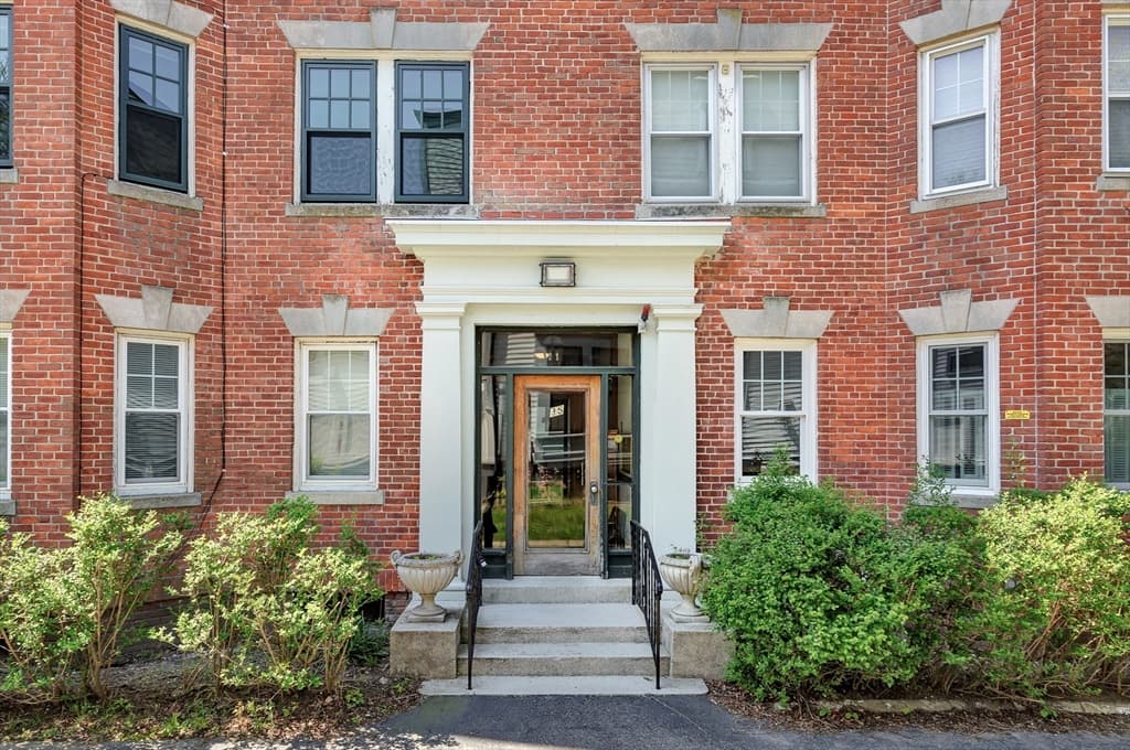 35 Pemberton Street #4