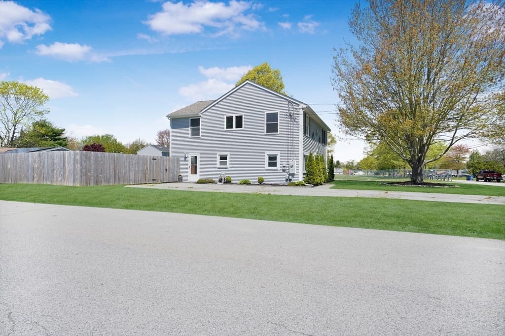 23 Sweeney Ln photo 3