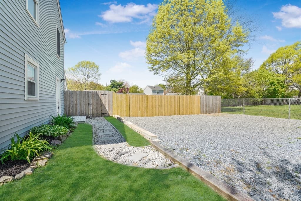 23 Sweeney Ln photo 4
