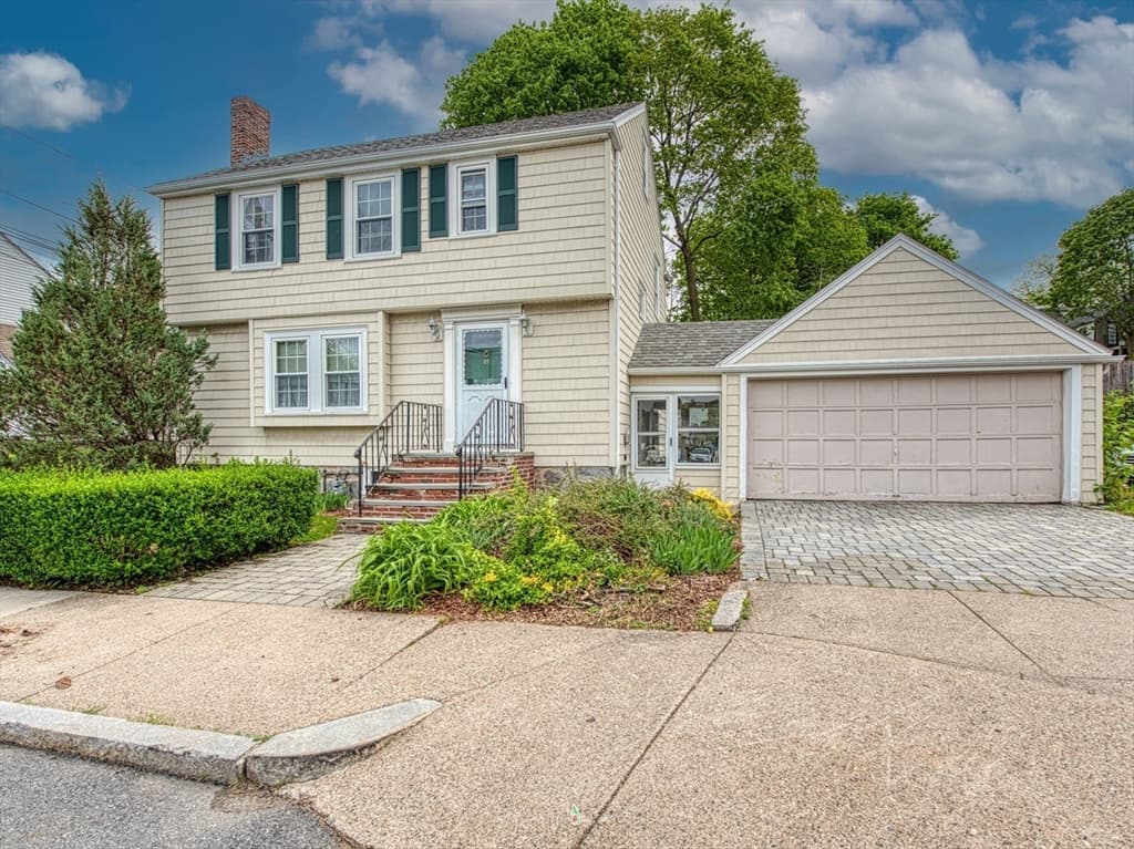 27 Packard Ave