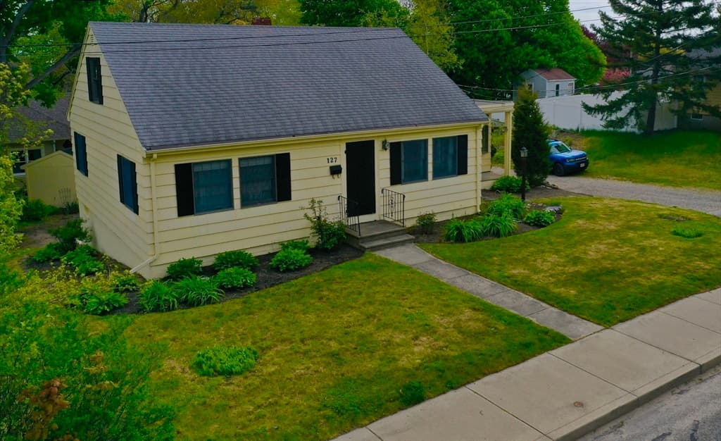 127 Standish Ave photo 3