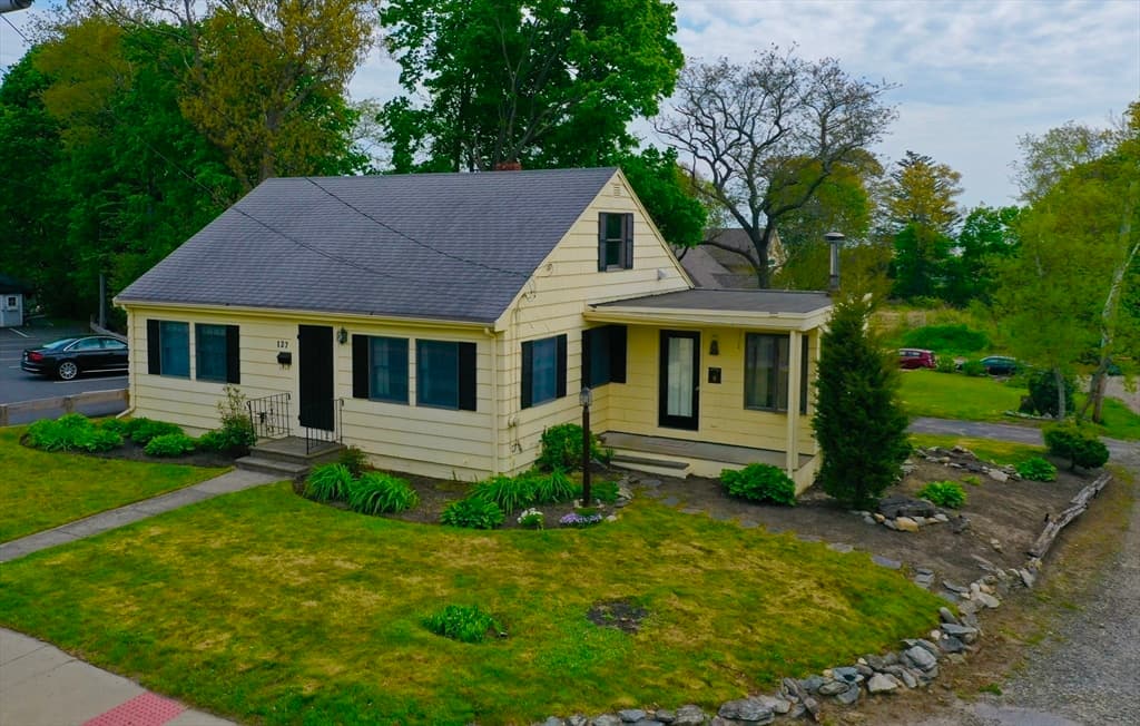 127 Standish Ave photo 4