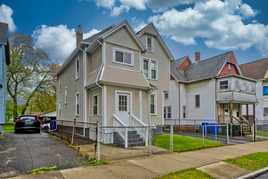 33 Lexington Street photo 2