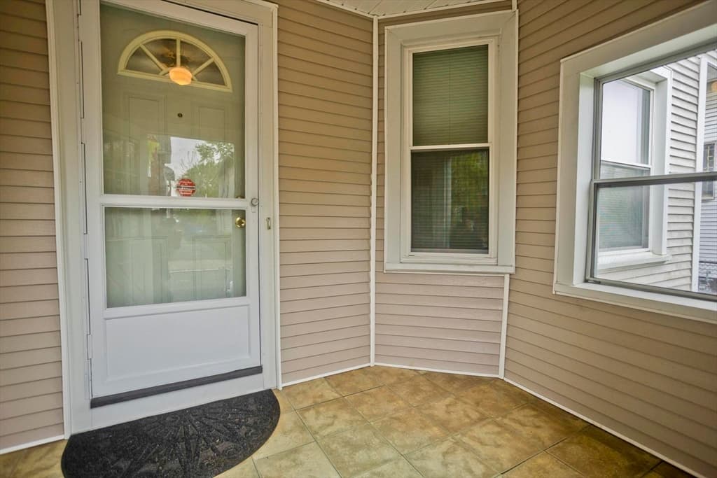 33 Lexington Street photo 5