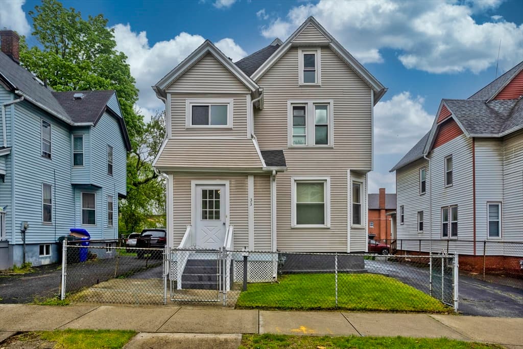 33 Lexington Street photo 4