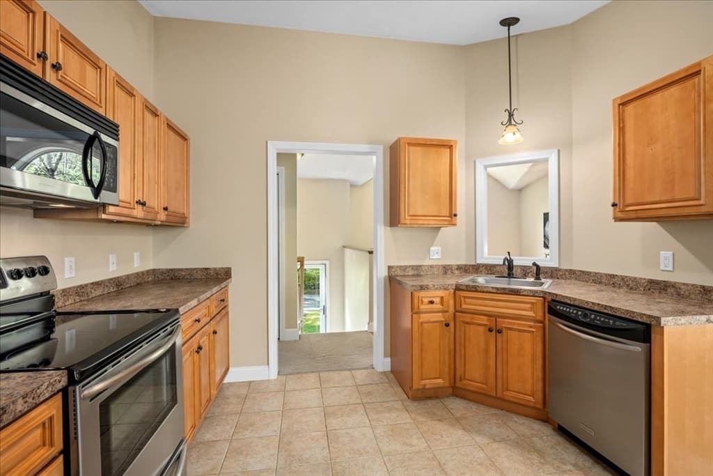 166 Berry Corner Rd photo 3