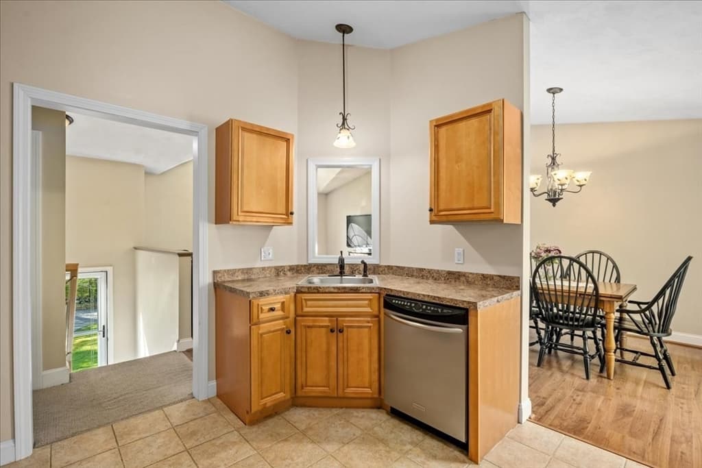166 Berry Corner Rd photo 4