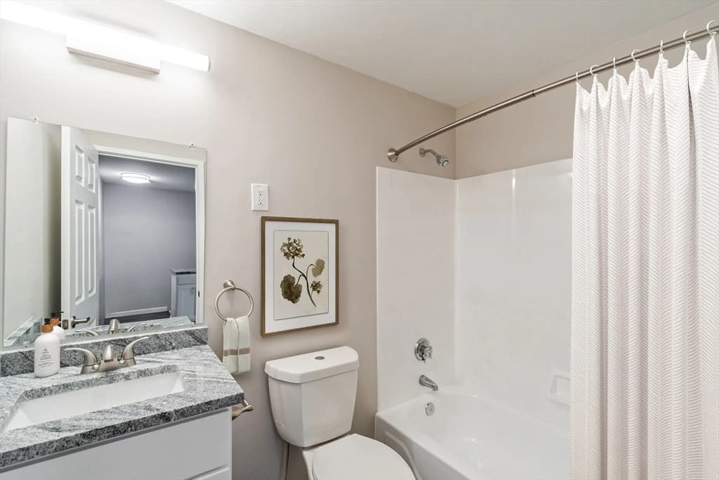 12 Lawrence St #C photo 4