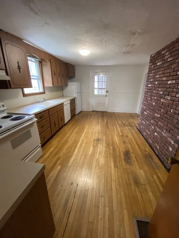 93 Cass Street #B2