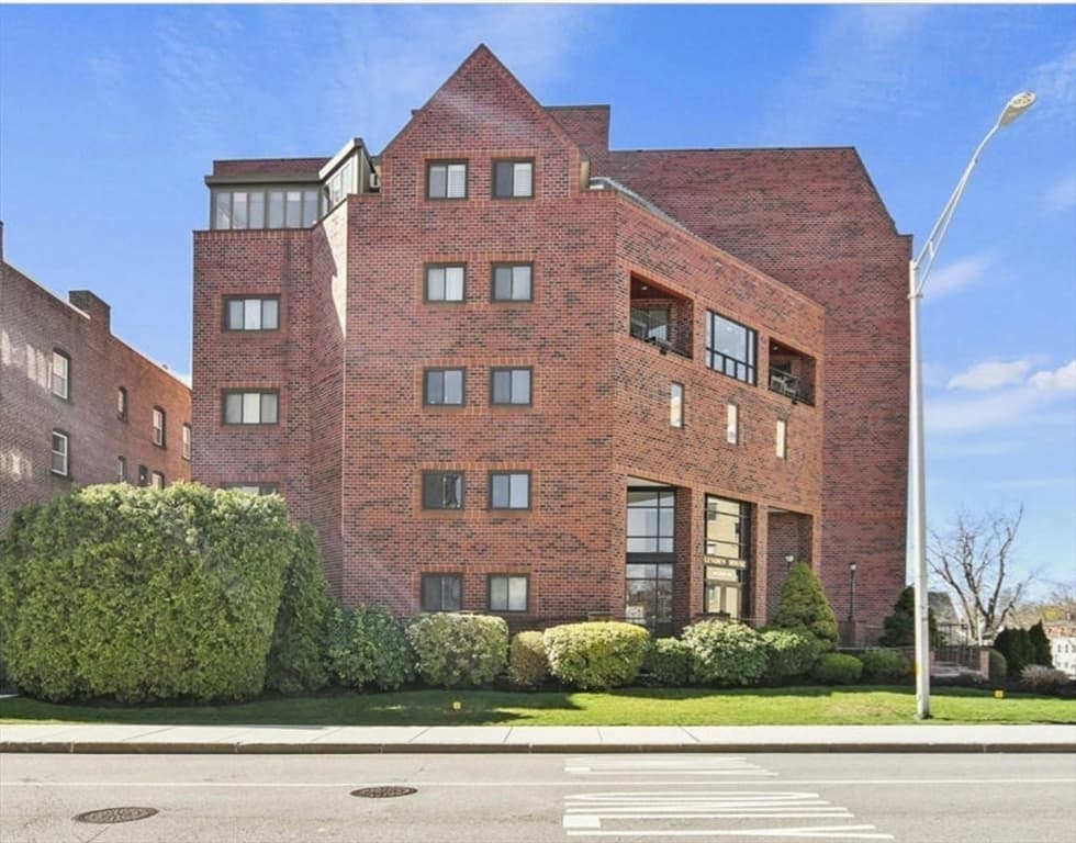 44 Elm St #408