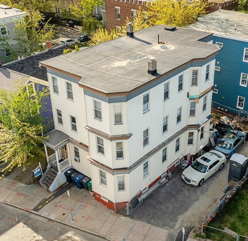 175 River St photo 3