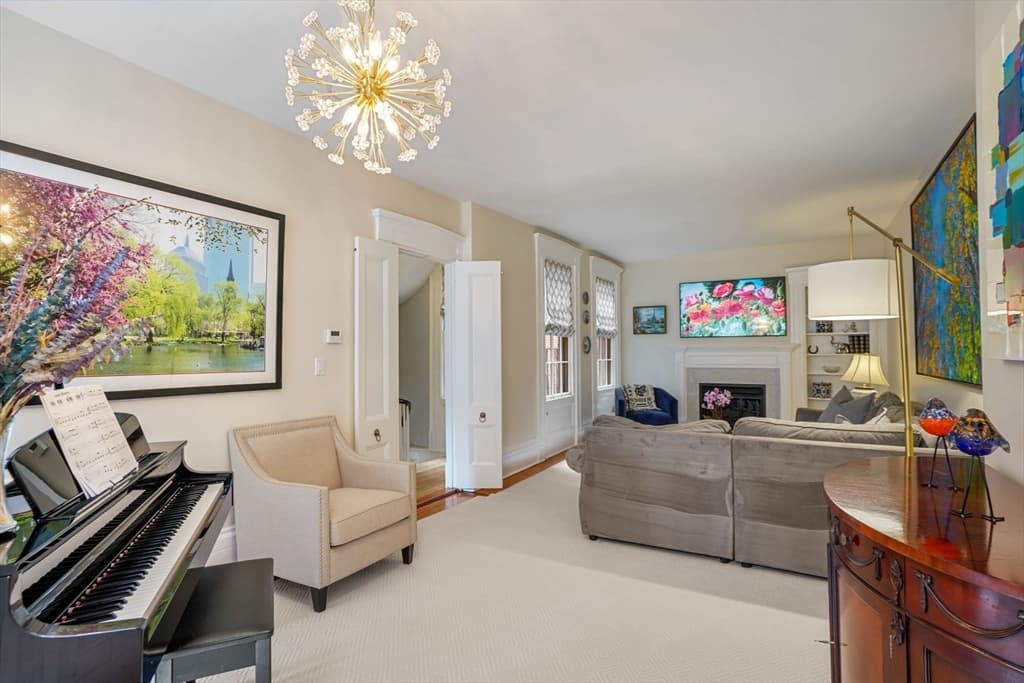 131 Myrtle St photo 5