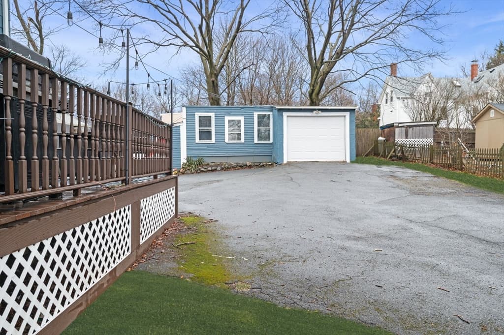 121 Bridge St photo 4