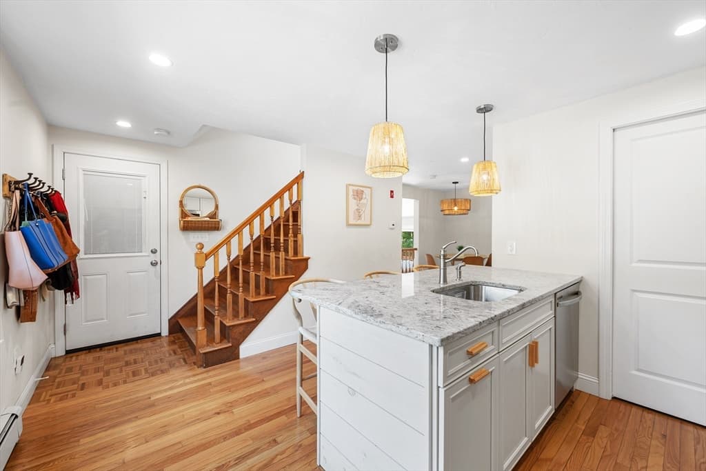 1108 Webster St photo 5