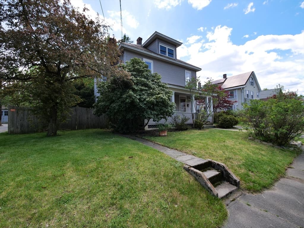 58 Cleveland St photo 2