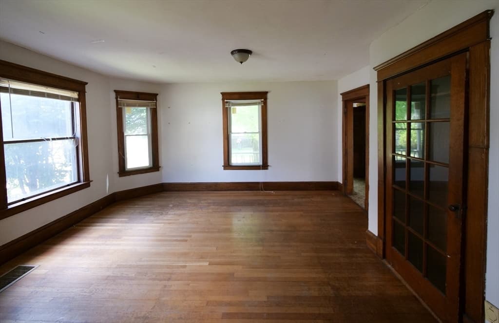58 Cleveland St photo 5