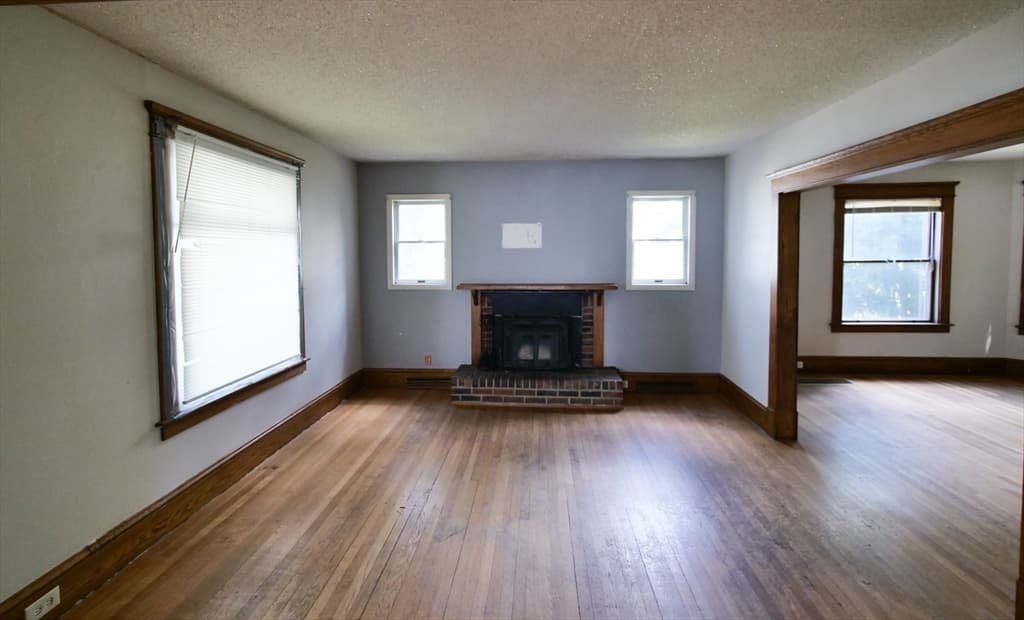 58 Cleveland St photo 4