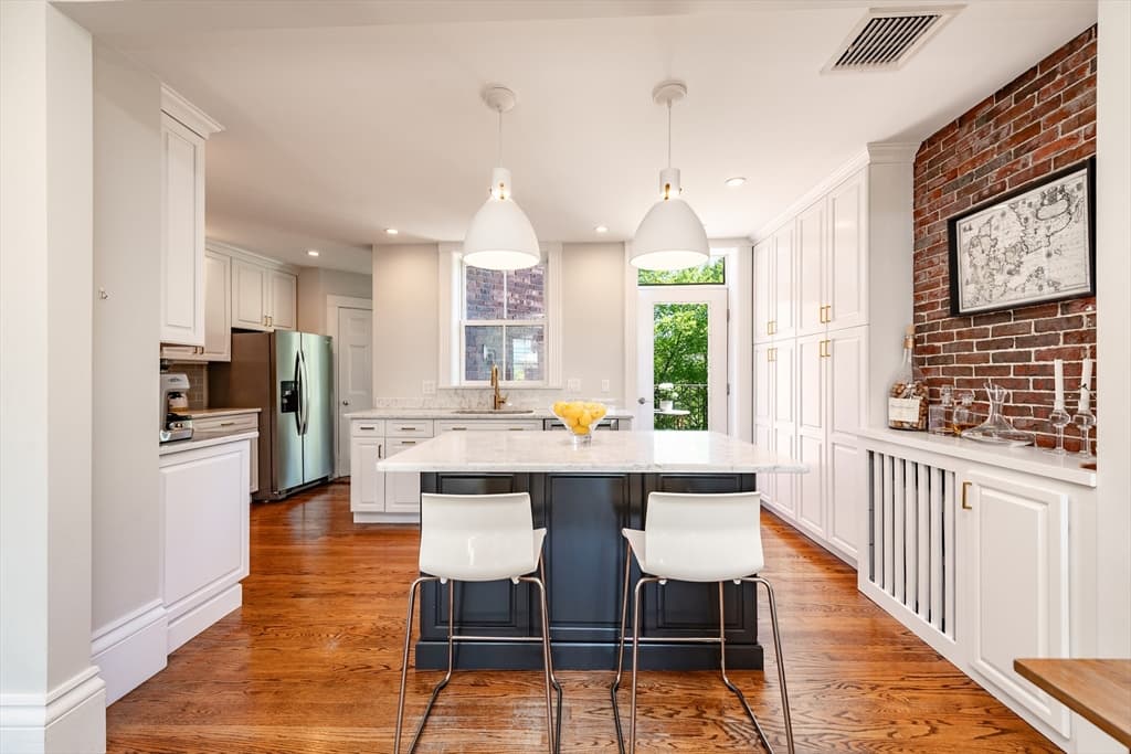 13 Harvard St #3 photo 2
