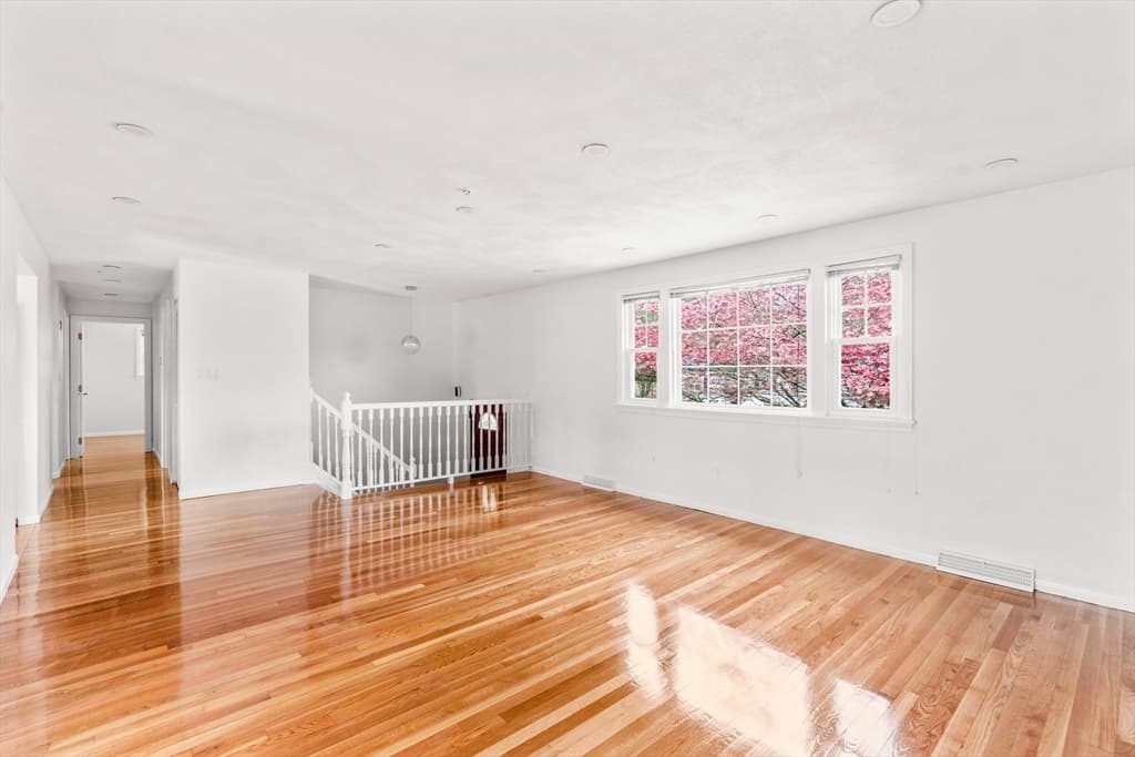4 Joyce Cir photo 5