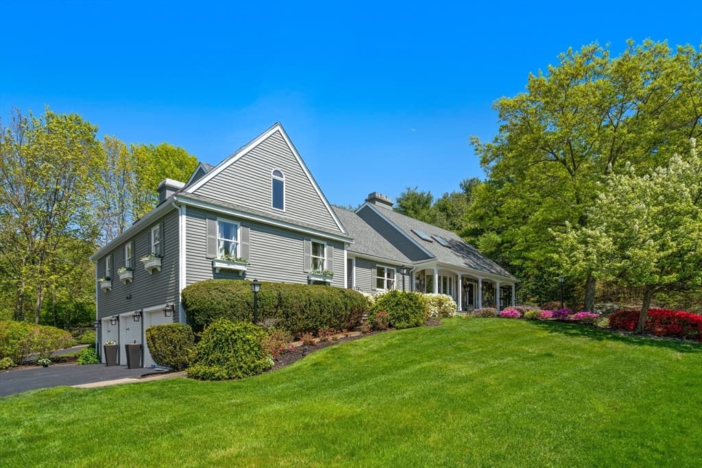 71 Cranberry Ln