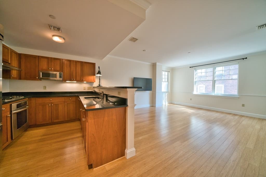 10-12 Vernon #203