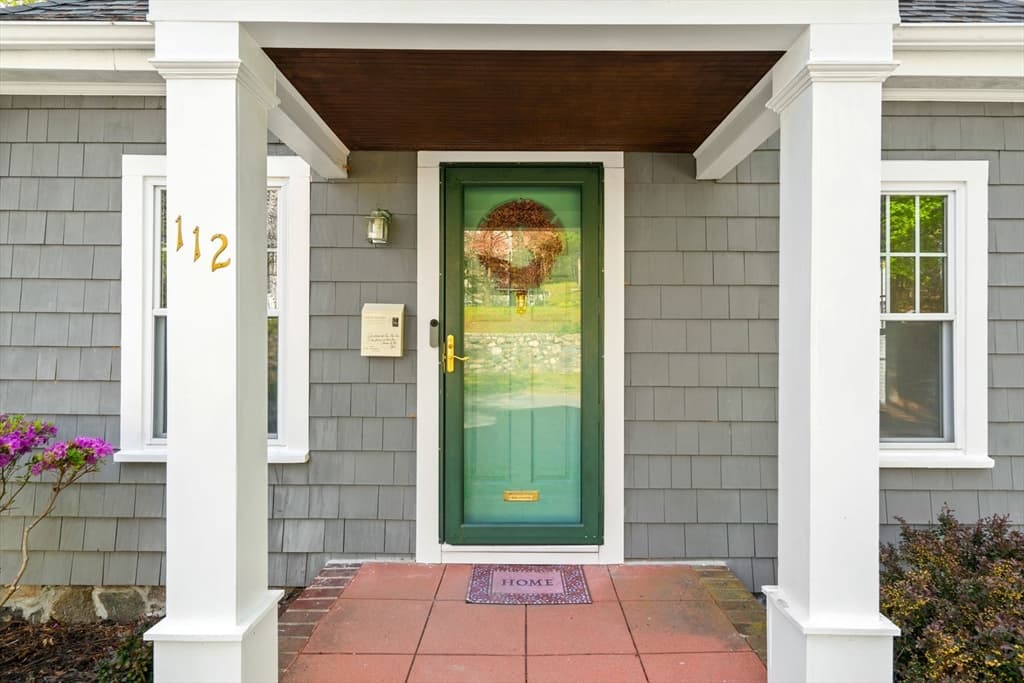112 Menlo Ave photo 2