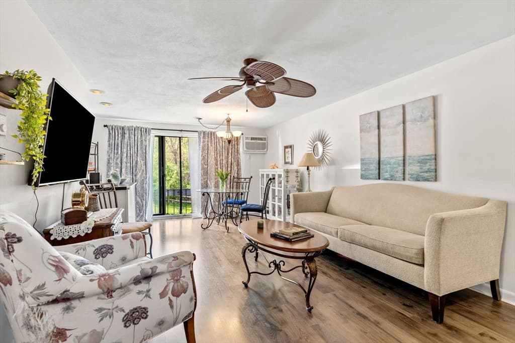 17 Glen Devin St #17