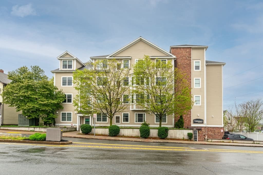 260 Main Street #105